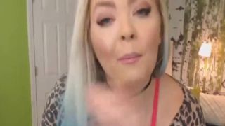 Chubby Blonde works it for the webcam - webcams24x7.com