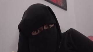 Ashely Ocean Cum On Her Black Niqab