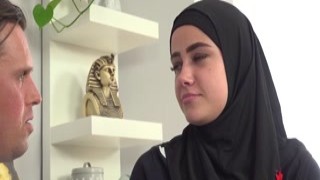 Muslim woman pays for the Koran with sex in HD